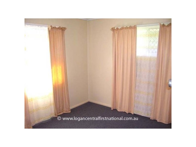 17 Carlotta Street, Kingston QLD 4114