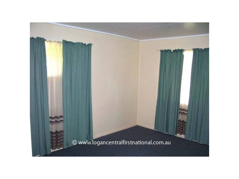 17 Carlotta Street, Kingston QLD 4114