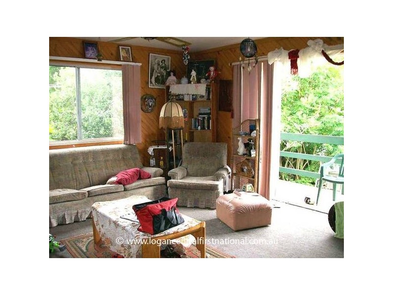 16 Ash Avenue, Woodridge QLD 4114