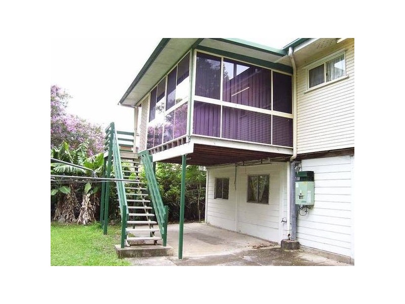 16 Ash Avenue, Woodridge QLD 4114