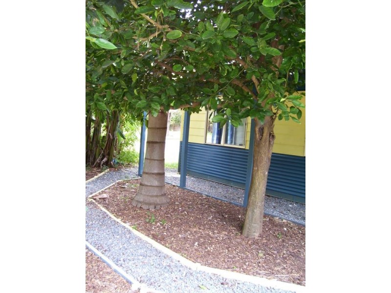 11 Robin Street, Macleay Island QLD 4184