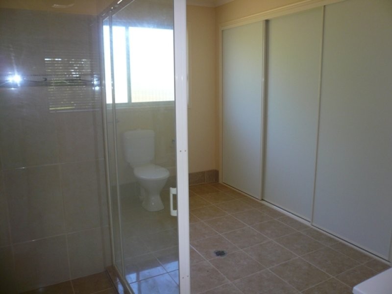 8 Alexander Street, Macleay Island QLD 4184