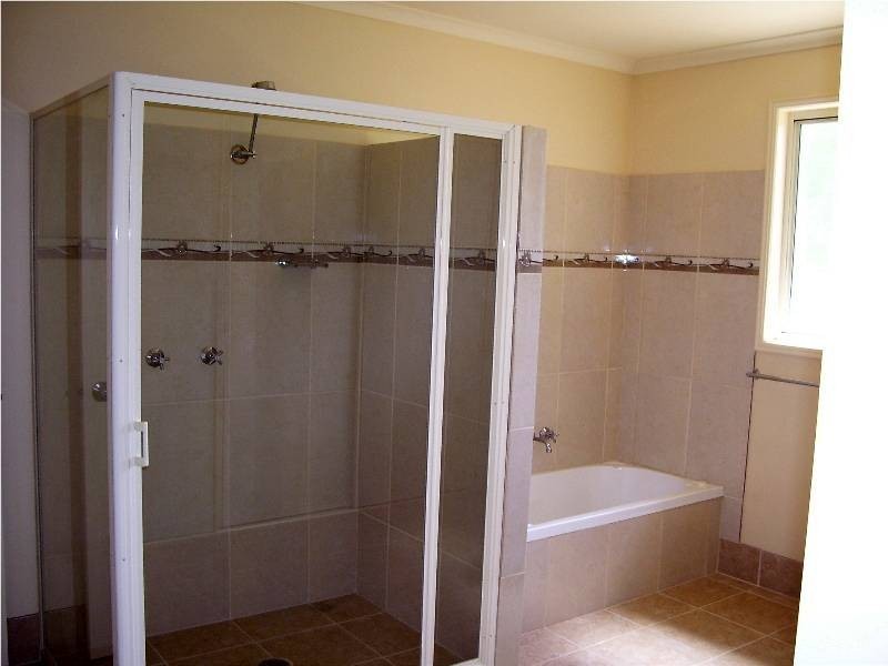 8 Alexander Street, Macleay Island QLD 4184