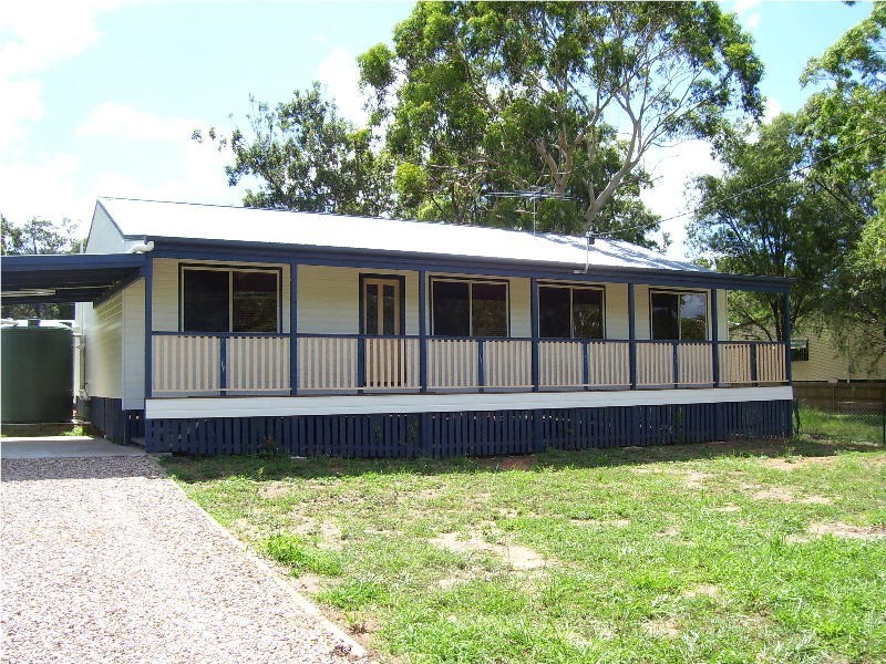 8 Alexander Street, Macleay Island QLD 4184