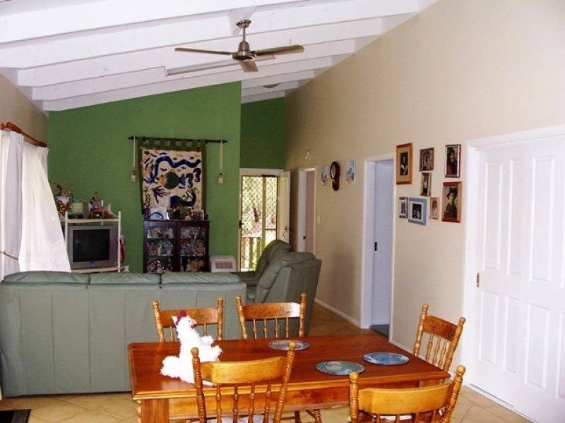 21-23 Cabriolet Street, Macleay Island QLD 4184