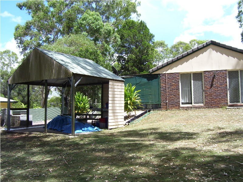 12 Blue Water Crescent, Macleay Island QLD 4184