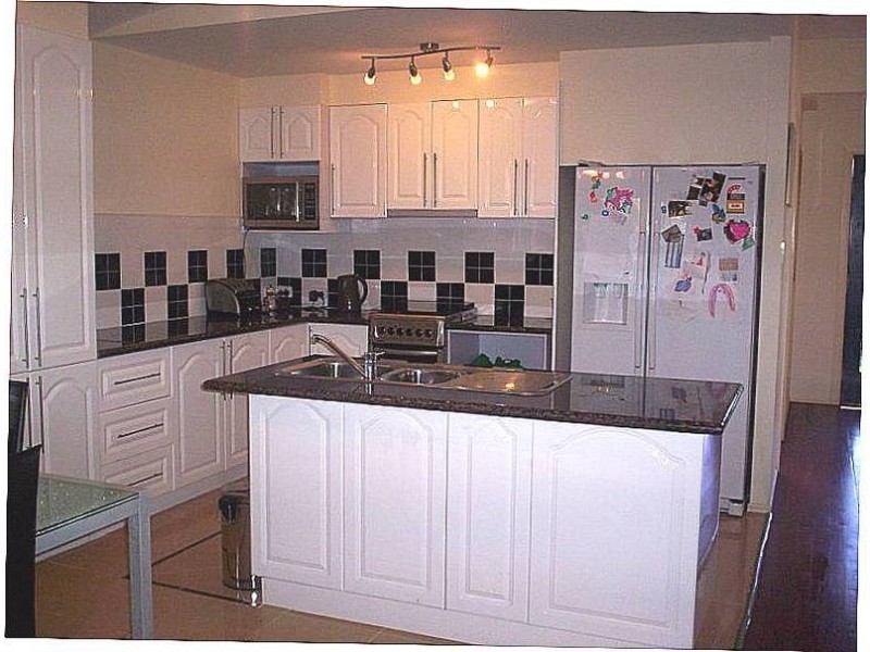 4 Emily Court, Macleay Island QLD 4184