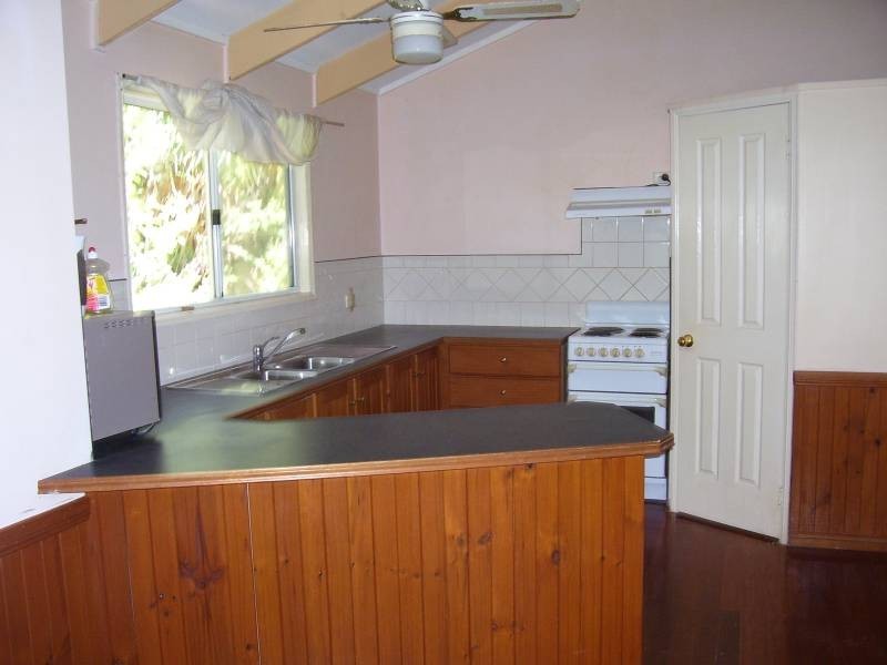 41 Cooee Cres, Macleay Island QLD 4184