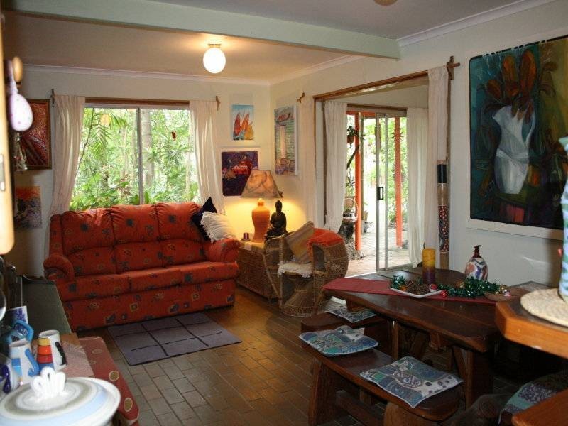 19 Ooyan Street, Coochiemudlo Island QLD 4184