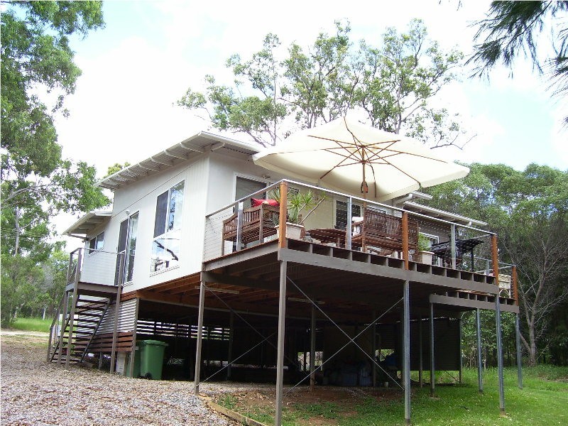 35 Francis Road, Macleay Island QLD 4184