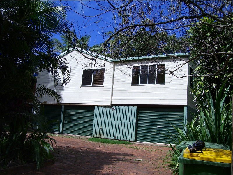 130 Western Road, Macleay Island QLD 4184