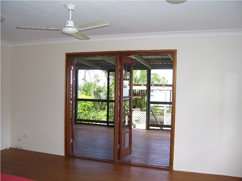 130 Western Road, Macleay Island QLD 4184
