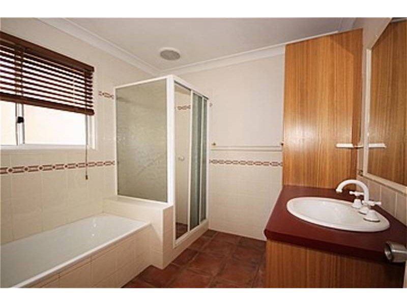 130 Western Road, Macleay Island QLD 4184