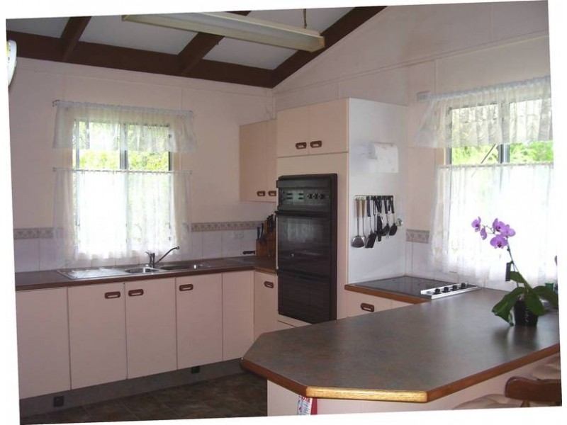2-10 Zelma Court, Macleay Island QLD 4184