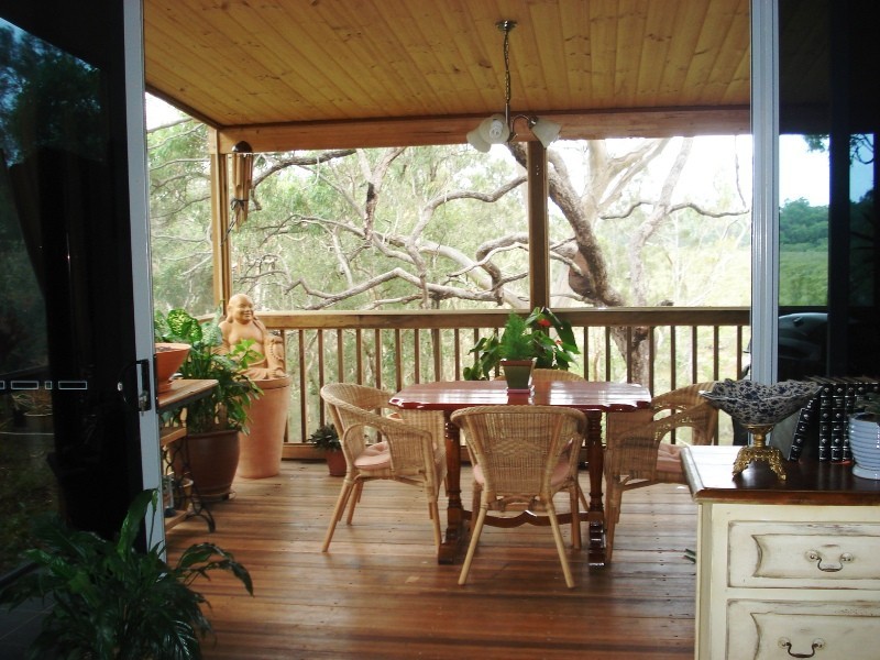14 Timothy Street, Macleay Island QLD 4184