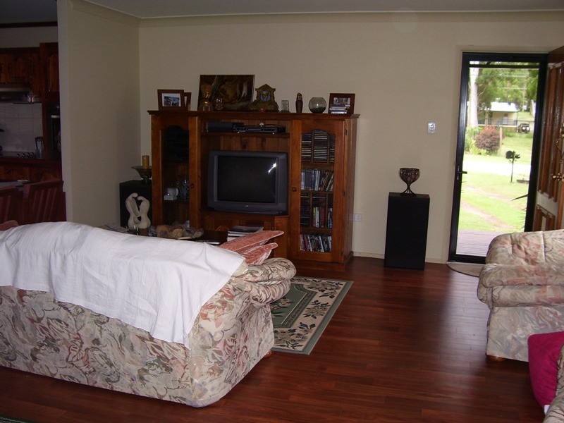 18 Marine Street, Macleay Island QLD 4184