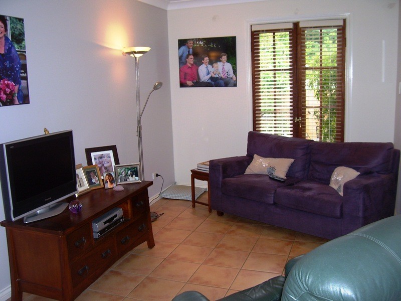 2 Emily Street, Macleay Island QLD 4184