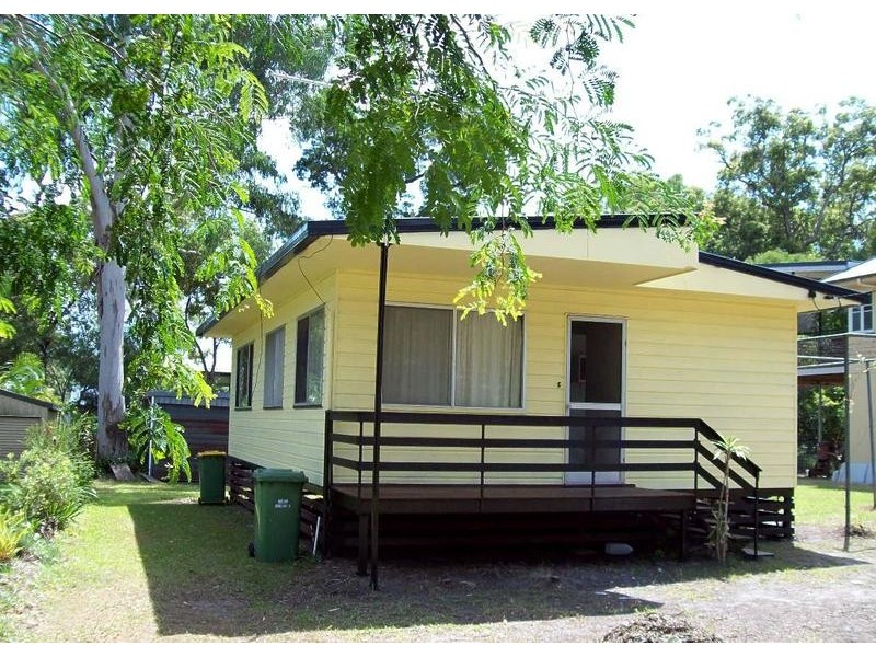 9 Dalpura, Macleay Island QLD 4184