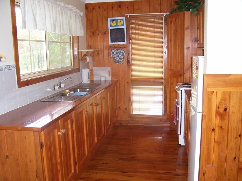 28 Calm Waters Cres., Macleay Island QLD 4184