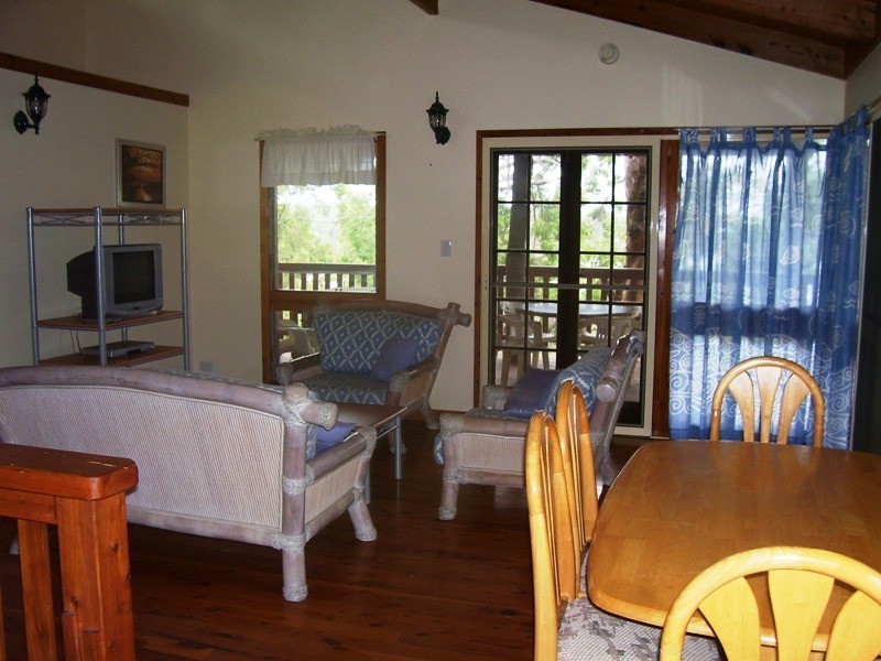 28 Calm Waters Cres., Macleay Island QLD 4184