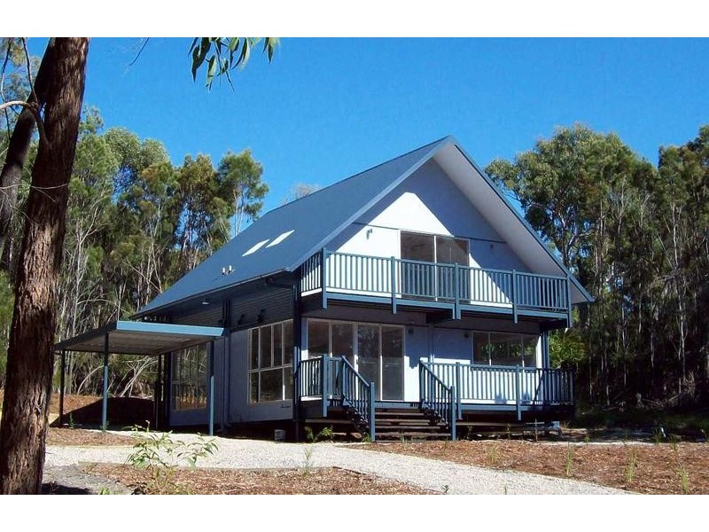 10 Oomool Street, Macleay Island QLD 4184