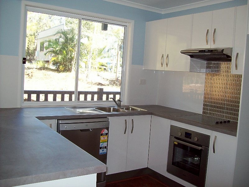 10 Oomool Street, Macleay Island QLD 4184