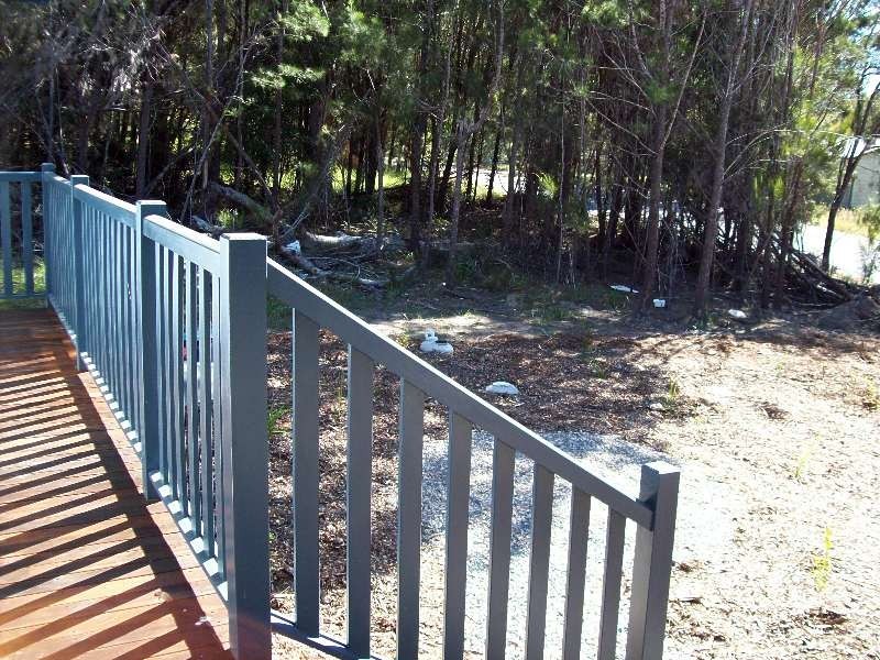 10 Oomool Street, Macleay Island QLD 4184