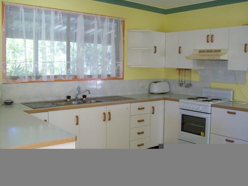 24 Hastings Terrace, Macleay Island QLD 4184