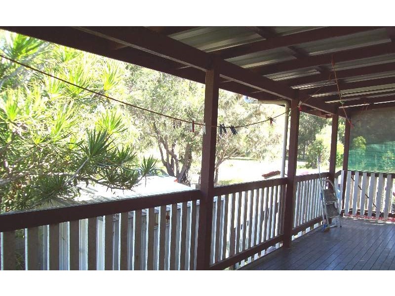 24 Hastings Terrace, Macleay Island QLD 4184