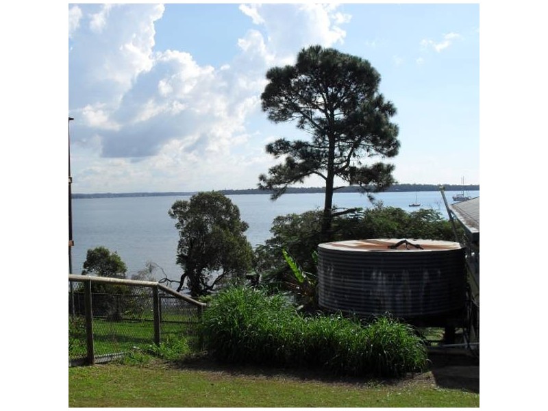 15 Kim Crescent, Macleay Island QLD 4184
