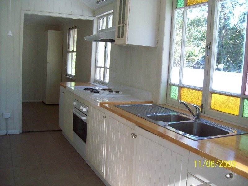 14 Allambie Street, Macleay Island QLD 4184