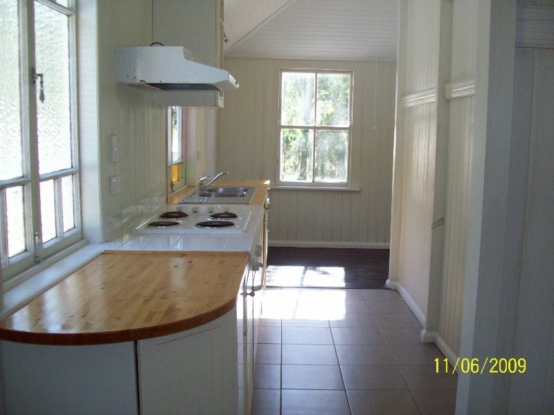 14 Allambie Street, Macleay Island QLD 4184