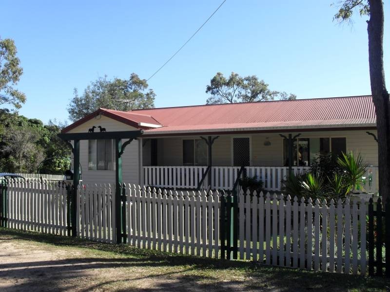 35 Scotts Road, Macleay Island QLD 4184