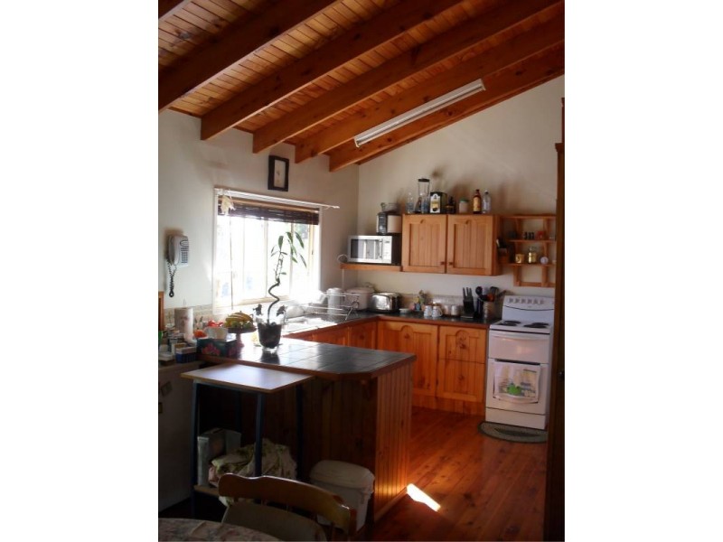 35 Scotts Road, Macleay Island QLD 4184