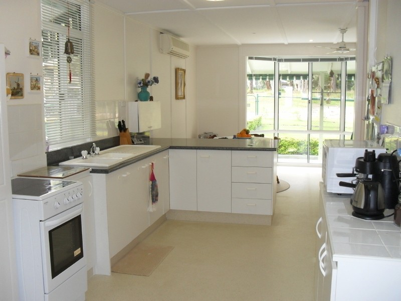 35-37 Nugent Street, Macleay Island QLD 4184