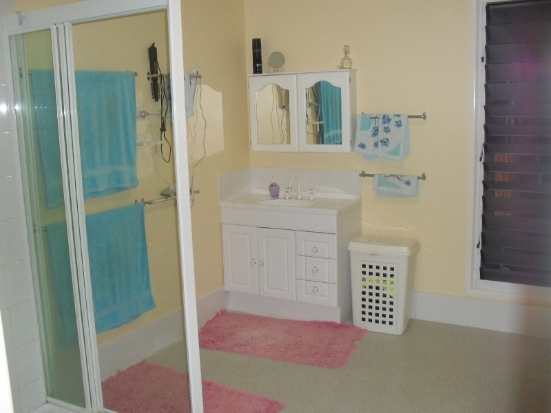 35-37 Nugent Street, Macleay Island QLD 4184