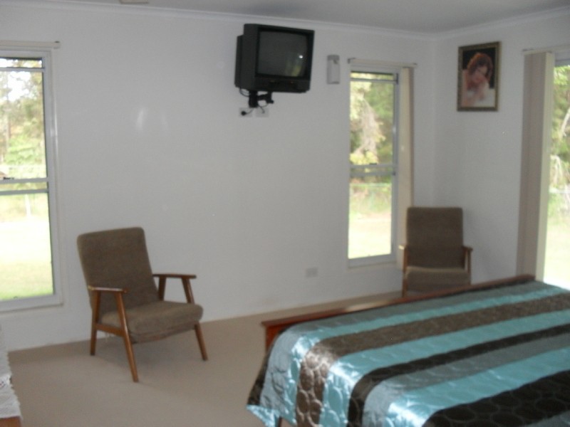 35-37 Nugent Street, Macleay Island QLD 4184