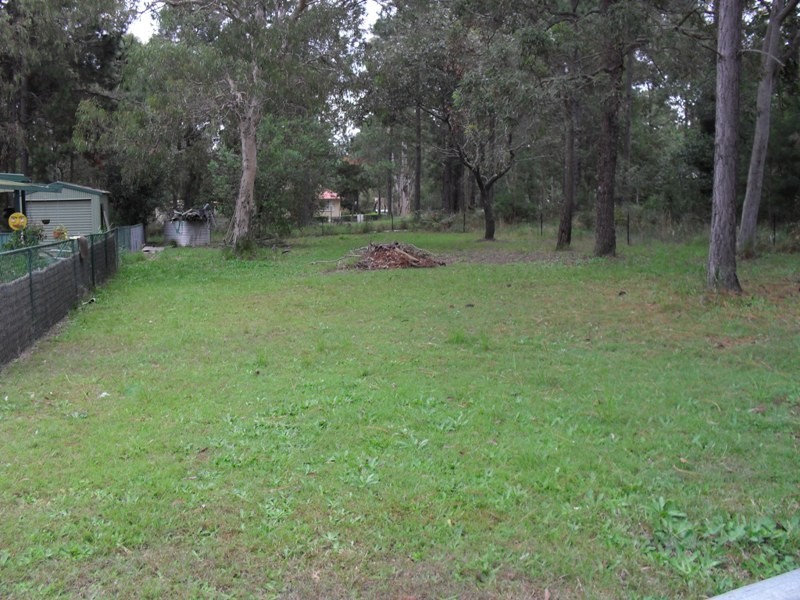 33 Nugent Street, Macleay Island QLD 4184