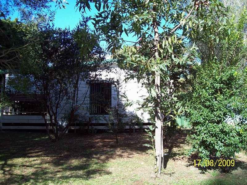 2 Eastbourne Terrace, Macleay Island QLD 4184