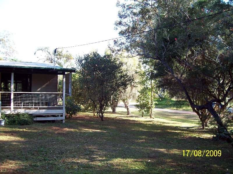 2 Eastbourne Terrace, Macleay Island QLD 4184