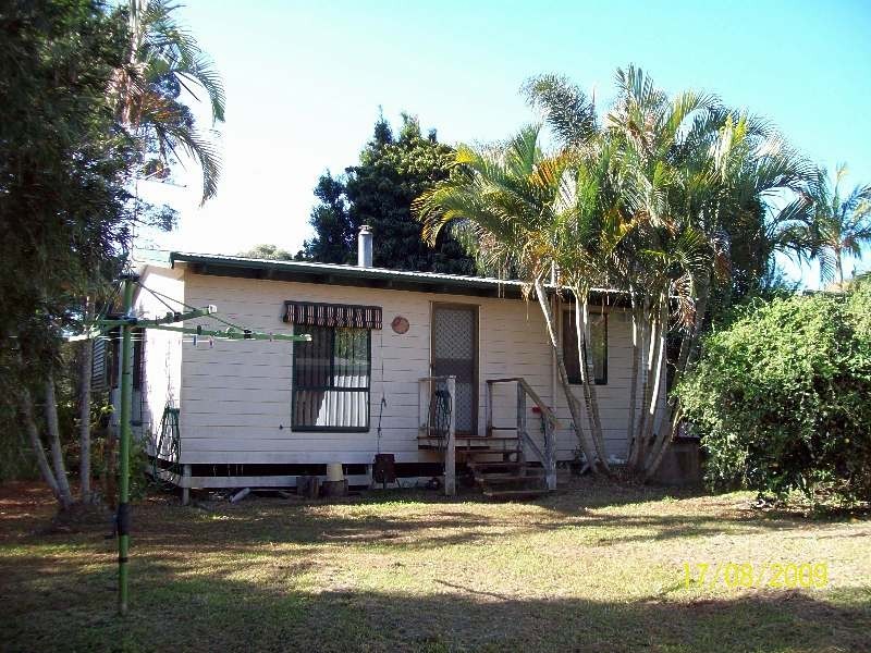 2 Eastbourne Terrace, Macleay Island QLD 4184