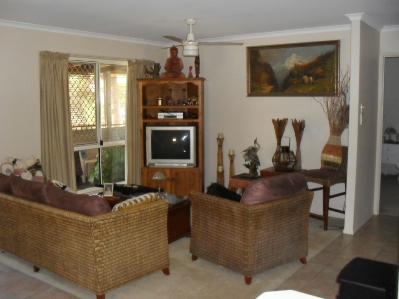 2 Parakeet Street, Macleay Island QLD 4184