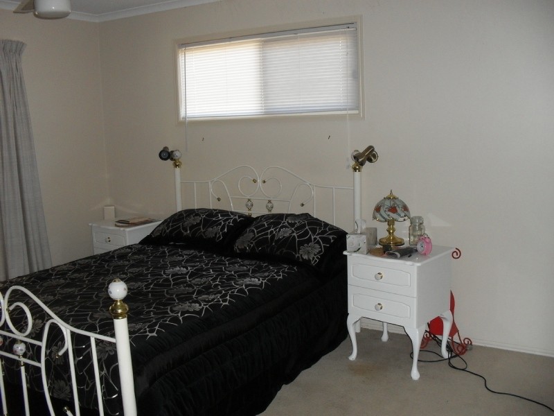 2 Parakeet Street, Macleay Island QLD 4184