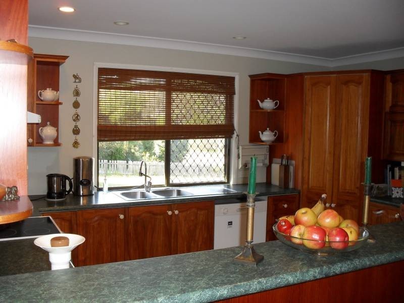19 Benowa Street, Macleay Island QLD 4184