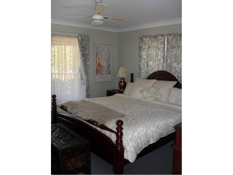 19 Benowa Street, Macleay Island QLD 4184