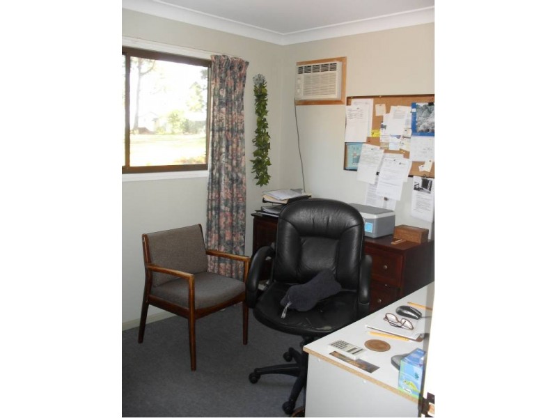 19 Benowa Street, Macleay Island QLD 4184