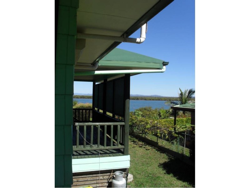 106 Western Road, Macleay Island QLD 4184