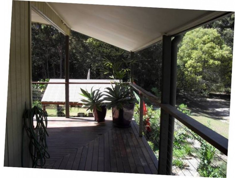 2 President Terrace, Macleay Island QLD 4184