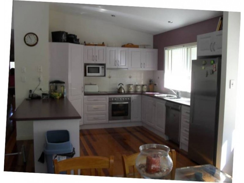 2 President Terrace, Macleay Island QLD 4184