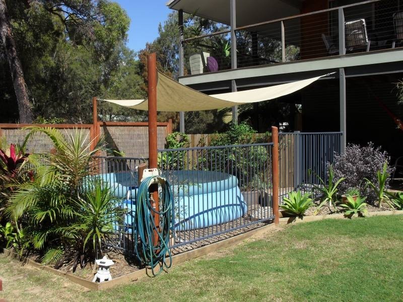 2 President Terrace, Macleay Island QLD 4184